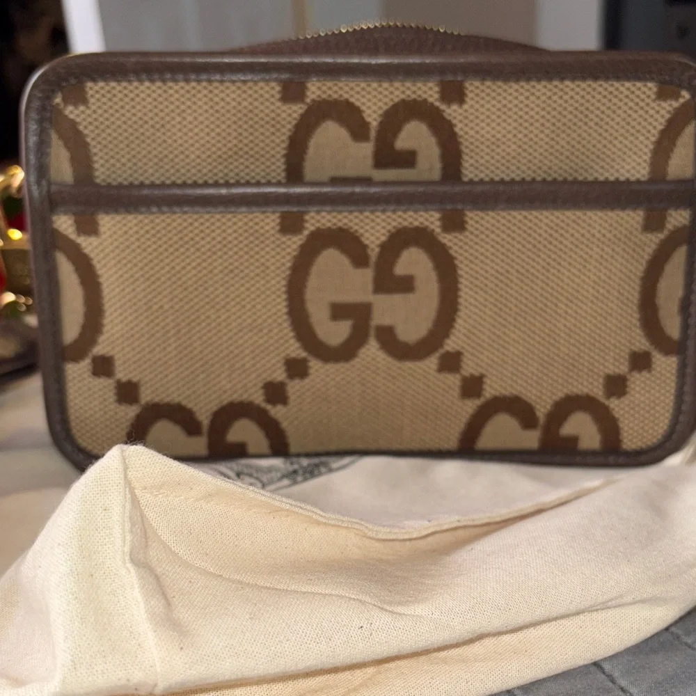 Gucci Tan and Brown GG Canvas Shoulder bag/ crossbody due to adjustable strap. - Picture 5 of 7
